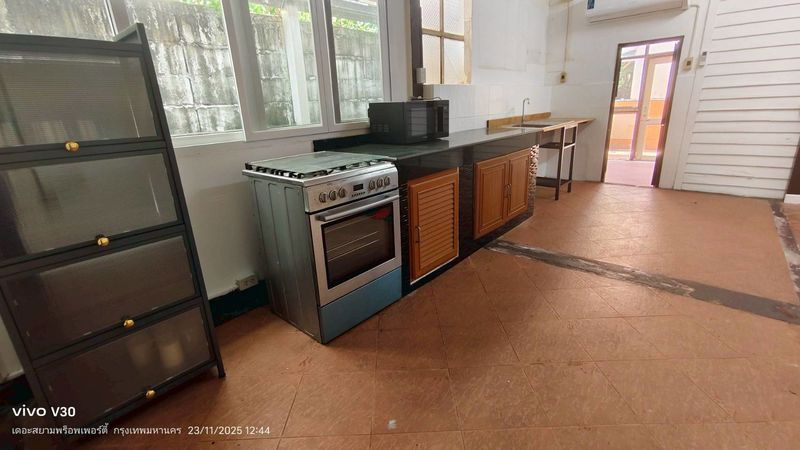 picture 🏡🌳 🔥 !Detached House in the Heart of Phaya Thai (Soi Ari/Sailom) 237 sq.wa, 800 sqm with Private Swimming Pool 🏊 Near BTS Ari - 11/20