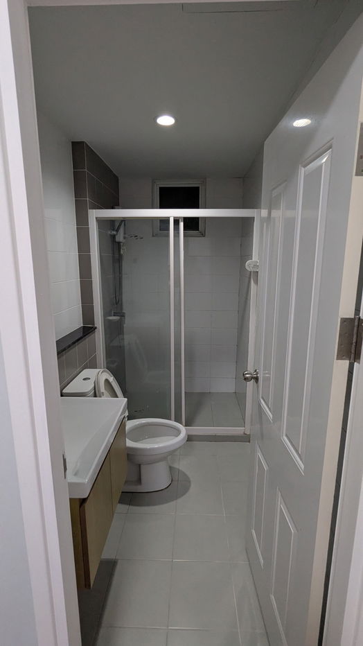 รูป ขายบ้านทาวน์โฮม 2 ชั้น 32 ตารางวา หลังริม มีพื้นที่ด้านข้างบ้าน - รูปที่ 17/32