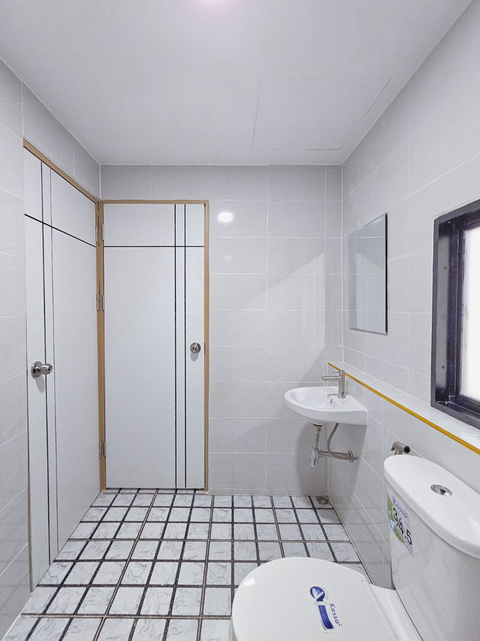 รูป ขายบ้าน หมู่บ้านมณีรินทร์ เลค แอนด์ พาร์ค ถนน 345 บางคูวัด โซนนันทนาการ์เด้น ทาวน์เฮาส์ 2 ชั้นครึ่ง บ้านเล่นระดับ  ราคาขายเพียง 1,890,000 บาท ฟรีโอน  - รูปที่ 18/20