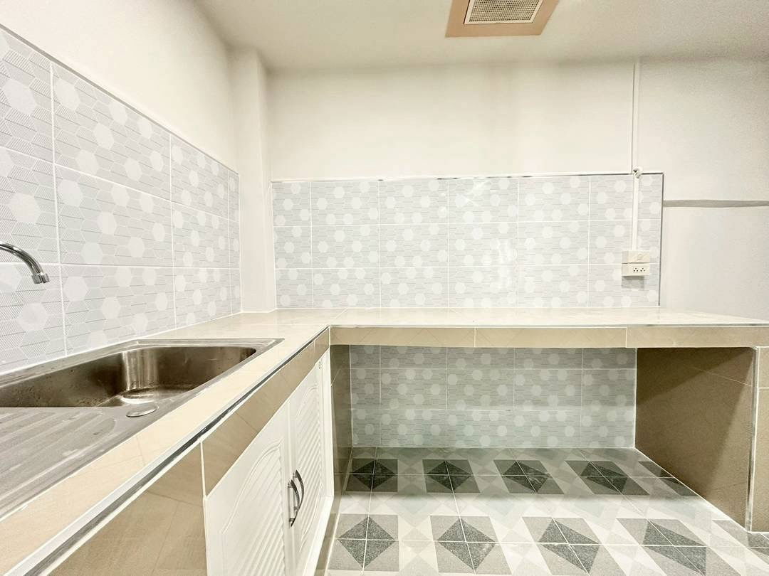 รูป ทาวน์เฮาส์ชั้นเดียว พฤกษา 3 บางบัวทอง | ตกแต่งใหม่! | ใกล้ตลาด/รถตู้ | เพียง 1.29 ลบ. ฟรีโอน!  - รูปที่ 13/16