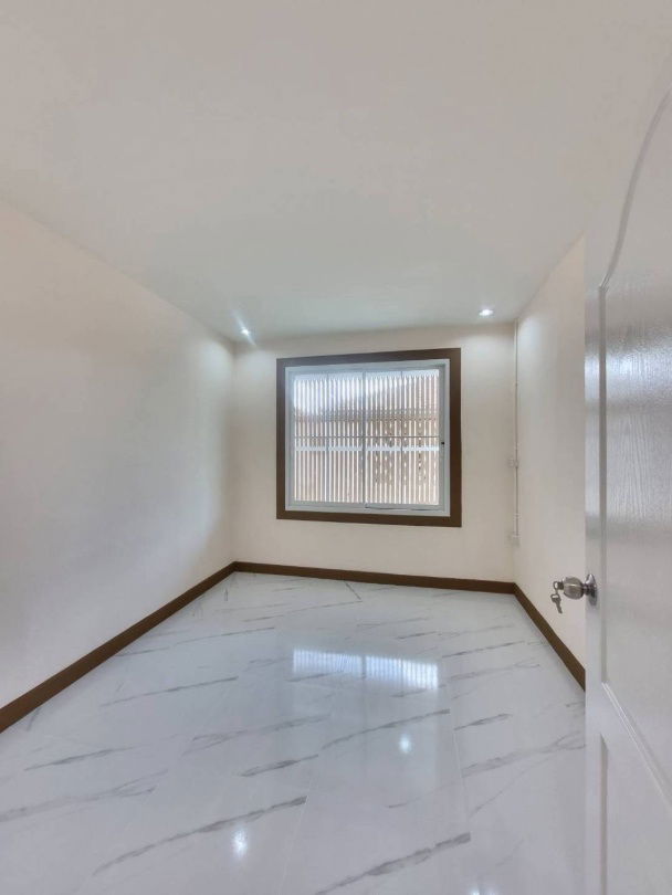 รูป ขายทาวน์เฮ้าส์ชั้นเดียว หมู่บ้านพฤกษา3 ถนนวัดลาดปลาดุก บางบัวทอง ตกแต่งใหม่พร้อมอยู่ มีเฟอร์นิเจอร์พร้อมอยู่ ราคาเพียง 1,890,000 บาท ฟรีโอน - รูปที่ 8/20