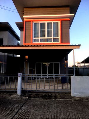 เช่าบ้านแฝด ม.ราชภัฏเชียงราย : บ้านใหม่ให้เช่า จำนวน 3 ห้องนอน 3 ห้องน้ำ 1 ห้องครัว 1 ที่จอดรถ