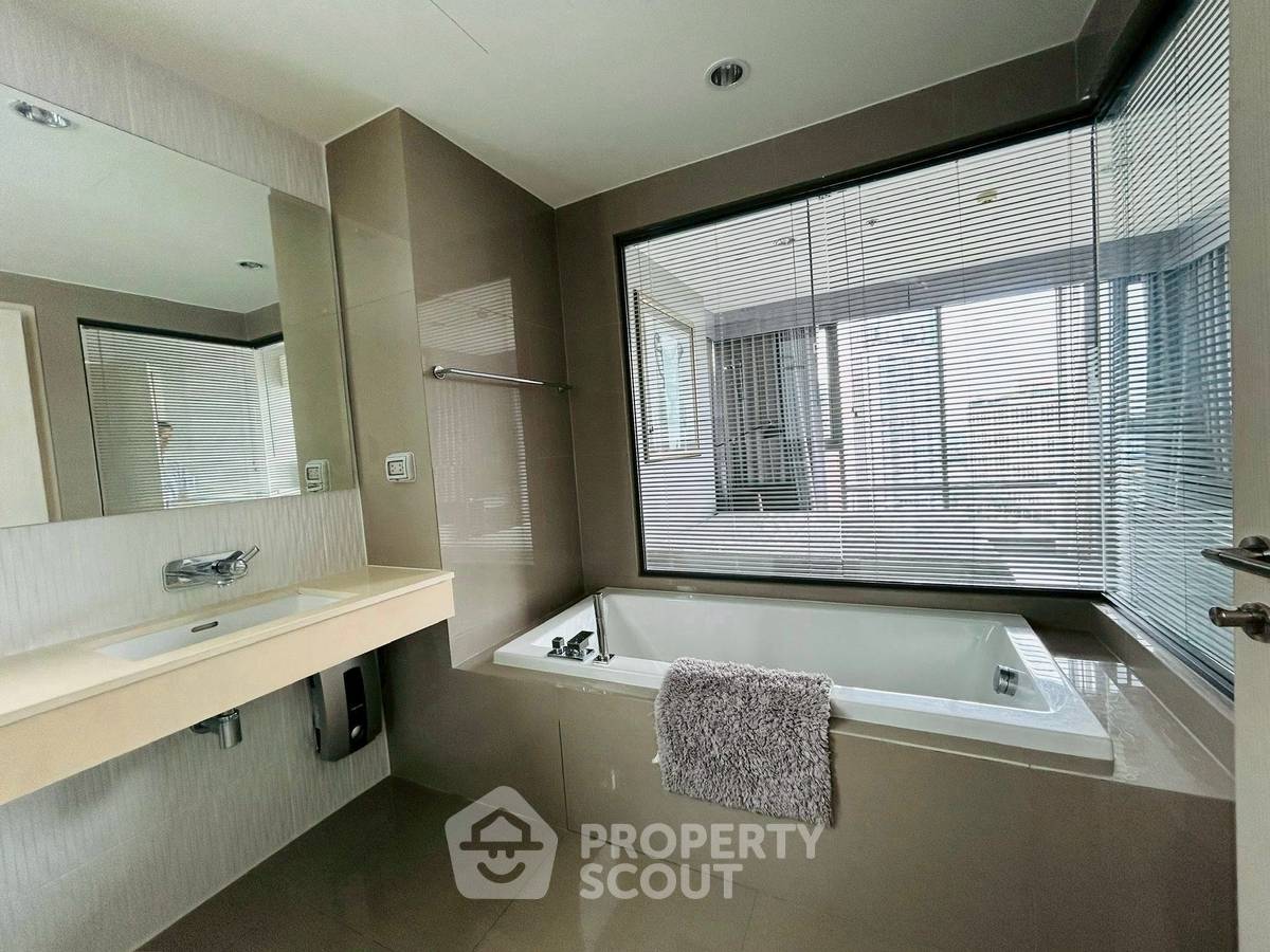 รูป คอนโด 2-ห้องนอน ที่ ริทึ่ม สุขุมวิท42 ใกล้ BTS เอกมัย (ID 2450669) - รูปที่ 6/11