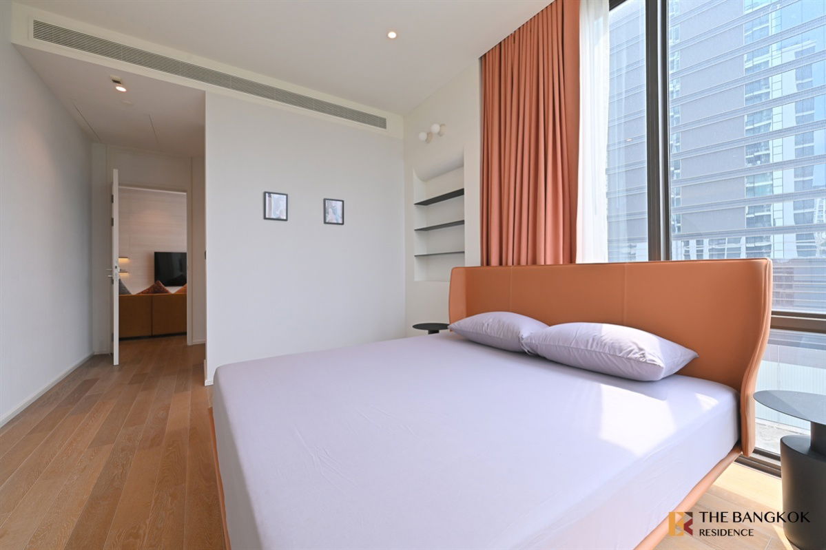 รูป Muniq Langsuan 💎 Premium Lifestyle with Natural Light & Your Private Living in the City 🌿 Near BTS Ratchadamri  - รูปที่ 6/15