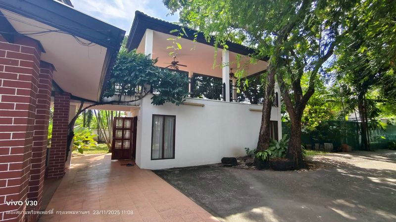picture 🏡🌳 🔥 !Detached House in the Heart of Phaya Thai (Soi Ari/Sailom) 237 sq.wa, 800 sqm with Private Swimming Pool 🏊 Near BTS Ari - 20/20