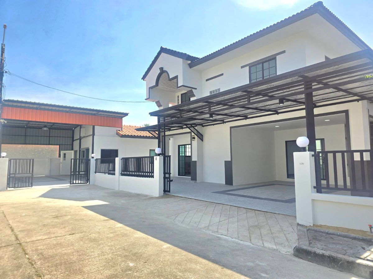 รูป บ้านเดี่ยว รีโนเวทใหม่ หลังมุม ทำเลดี เนื้อที่กว้างมากๆ หมู่บ้านบุรีรมย์ ถ.คู้บอน41 ซ.สุพรรณิการ์12 มีเฟอร์นิเจอร์ พร้อมอยู่ - รูปที่ 2/47