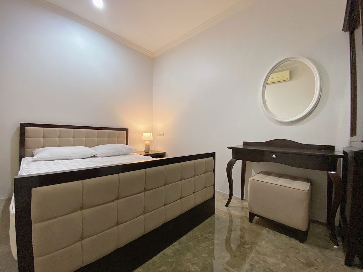 picture Baan Klang Krung Siam Pathumwan【𝐑𝐄𝐍𝐓】🔥Warm-toned room with a simple, elegant design. A mature, calm feel🔥 Contact Line ID: @hacondo - 3/5