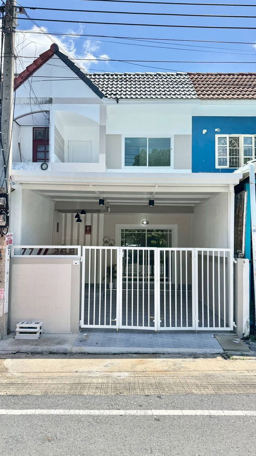 รูป ขายบ้านc ทำเลค้าขายได้ ทาวน์เฮ้าส์ 2 ชั้น ติดถนนเมน รีโนเวทใหม่ พร้อมอยู่ เหมาะทั้งอยู่อาศัยและค้าขาย 💰 ราคาเพียง 1.45 ล้านบาท ฟรีโอน - รูปที่ 1/19