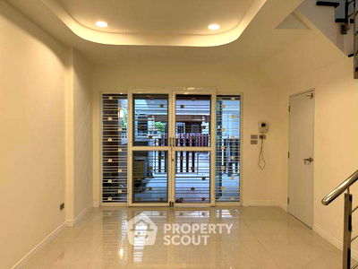 Houses for sale Kasetsart University : 3-BR House near BTS Kasetsart University (ID 2430982)