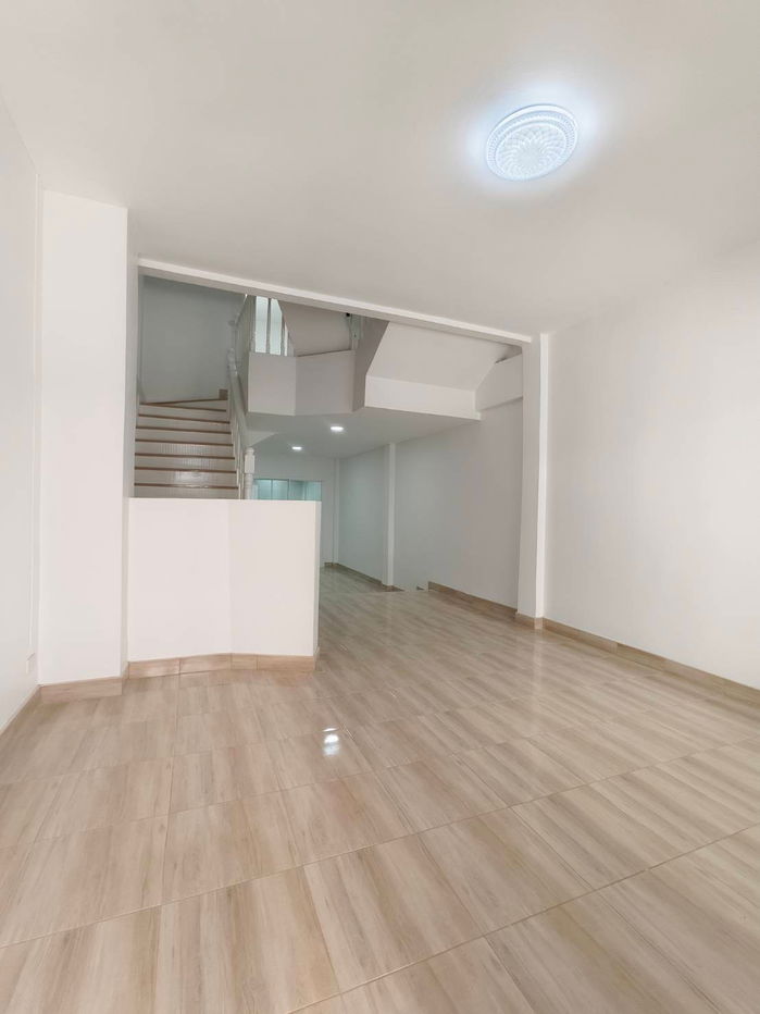 รูป ขายบ้าน มณีรินทร์ เลค แอนด์ พาร์ค ถนน 345 บางคูวัด โซนนันทนาการ์เด้น ทาวน์เฮาส์ 2 ชั้นครึ่ง บ้านเล่นระดับ พื้นที่ใช้สอยเยอะ ราคาเพียง 1,890,000 บาท - รูปที่ 4/20