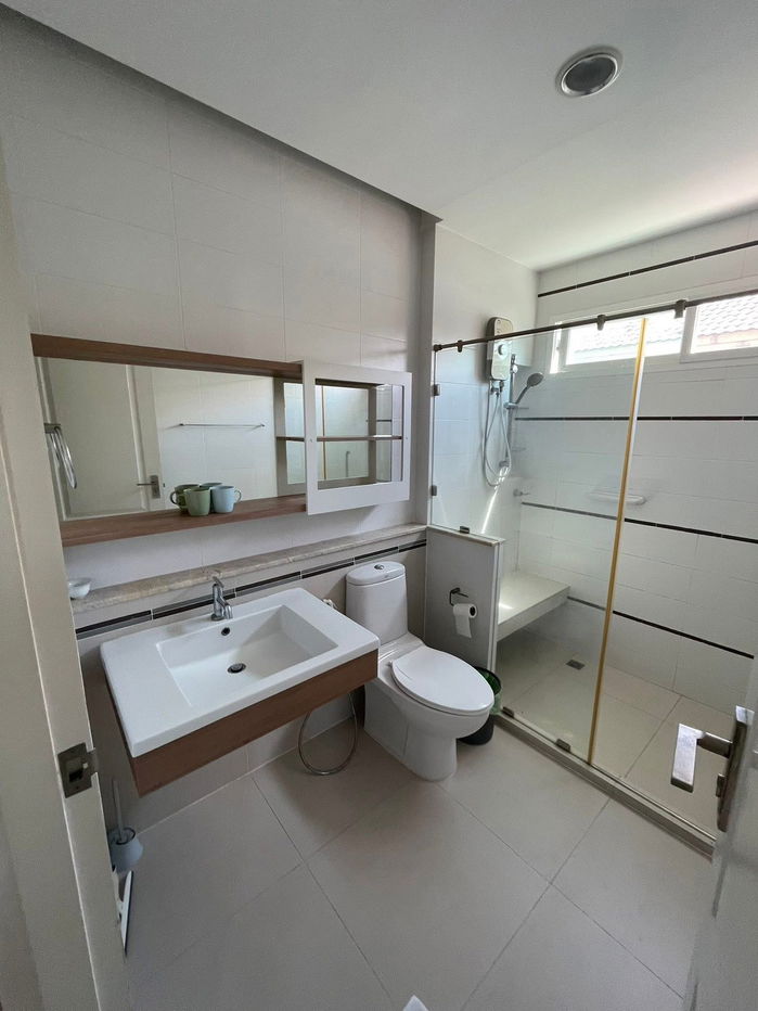 picture House for Rent – Mantana Rama 9–Srinakarin (Krungthep Kreetha 7) Prime location on the main road, Fully furnished with 5 air conditioners - 15/20