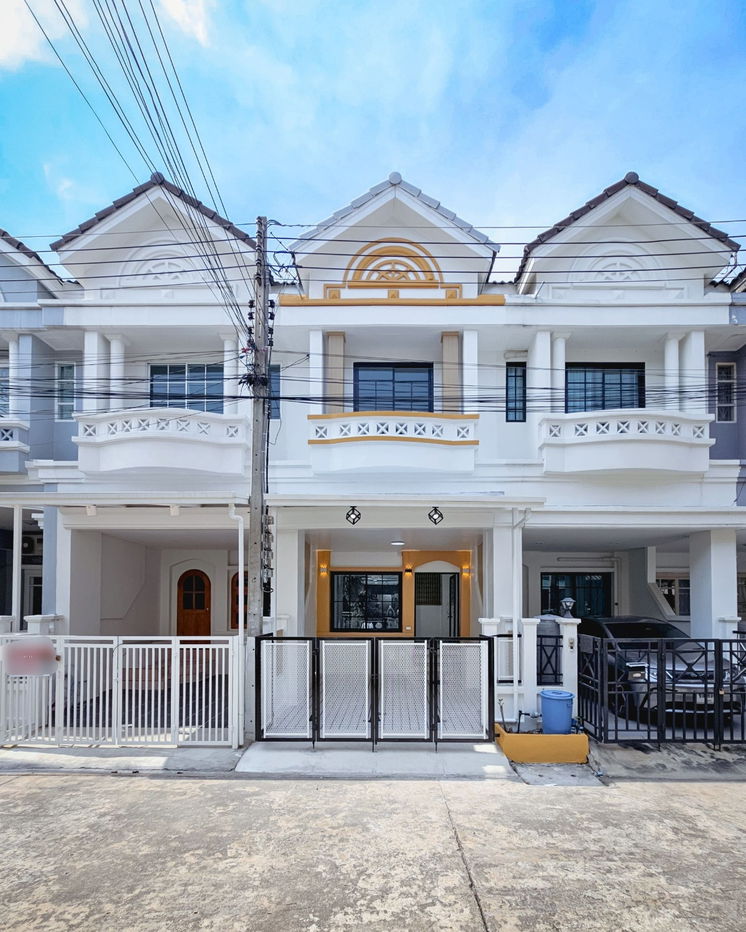 รูป ขายบ้าน หมู่บ้านมณีรินทร์ เลค แอนด์ พาร์ค ถนน 345 บางคูวัด โซนนันทนาการ์เด้น ทาวน์เฮาส์ 2 ชั้นครึ่ง บ้านเล่นระดับ  ราคาขายเพียง 1,890,000 บาท ฟรีโอน  - รูปที่ 2/20