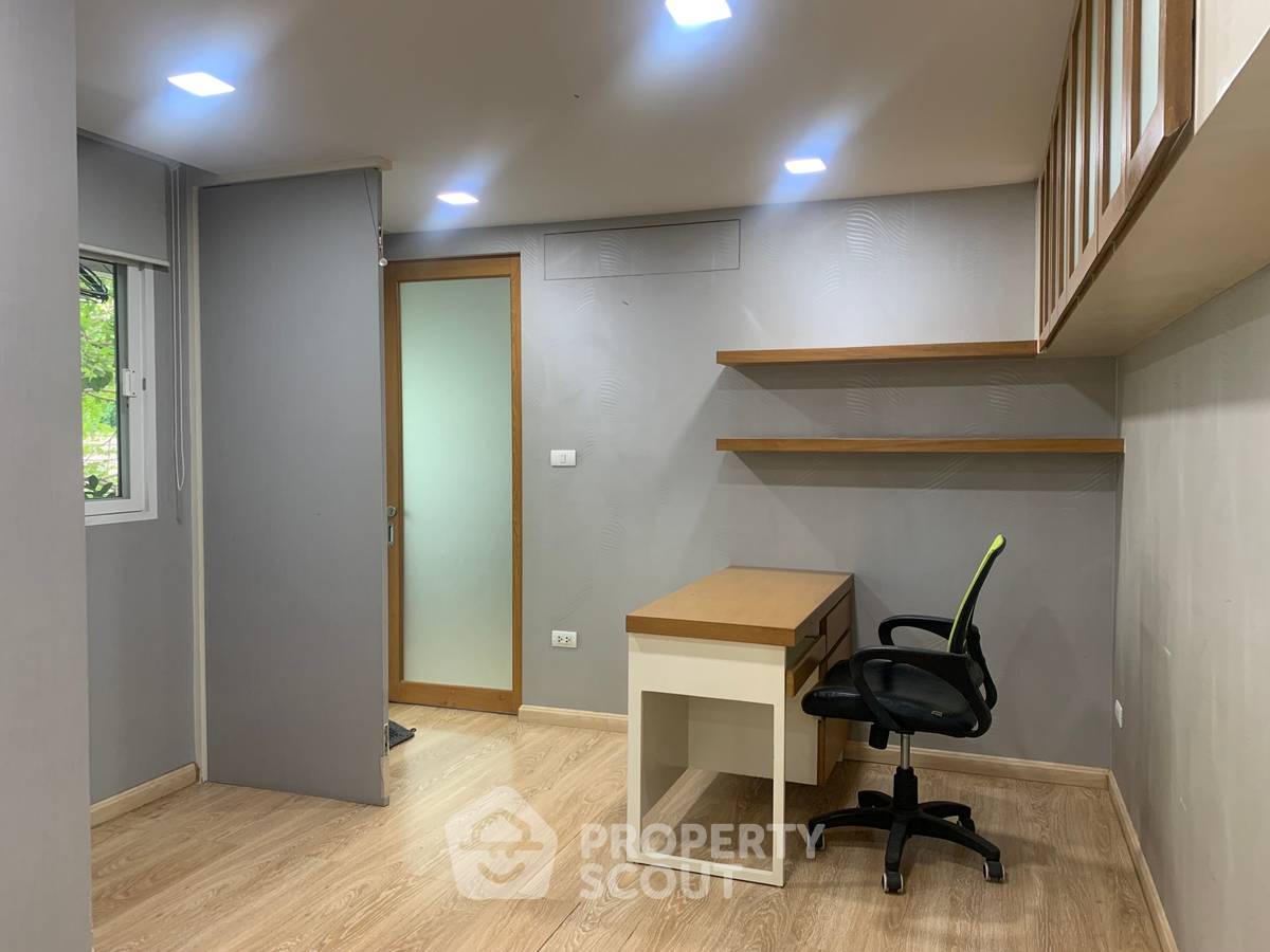 picture 1-BR Condo at Beverly Tower near ARL Makkasan (ID 1402258) - 10/17