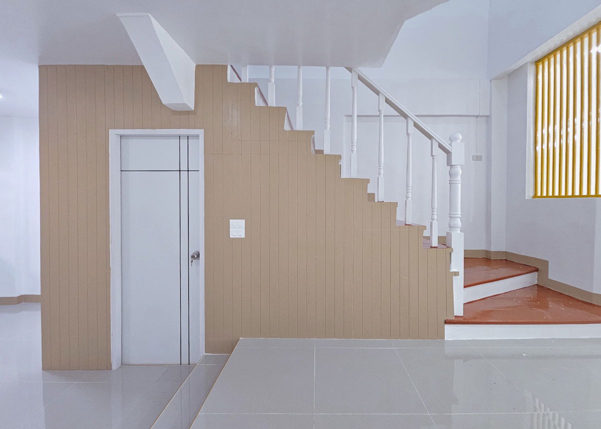 รูป ขายบ้าน หมู่บ้านมณีรินทร์ เลค แอนด์ พาร์ค ถนน 345 บางคูวัด โซนนันทนาการ์เด้น ทาวน์เฮาส์ 2 ชั้นครึ่ง บ้านเล่นระดับ  ราคาขายเพียง 1,890,000 บาท ฟรีโอน  - รูปที่ 11/20