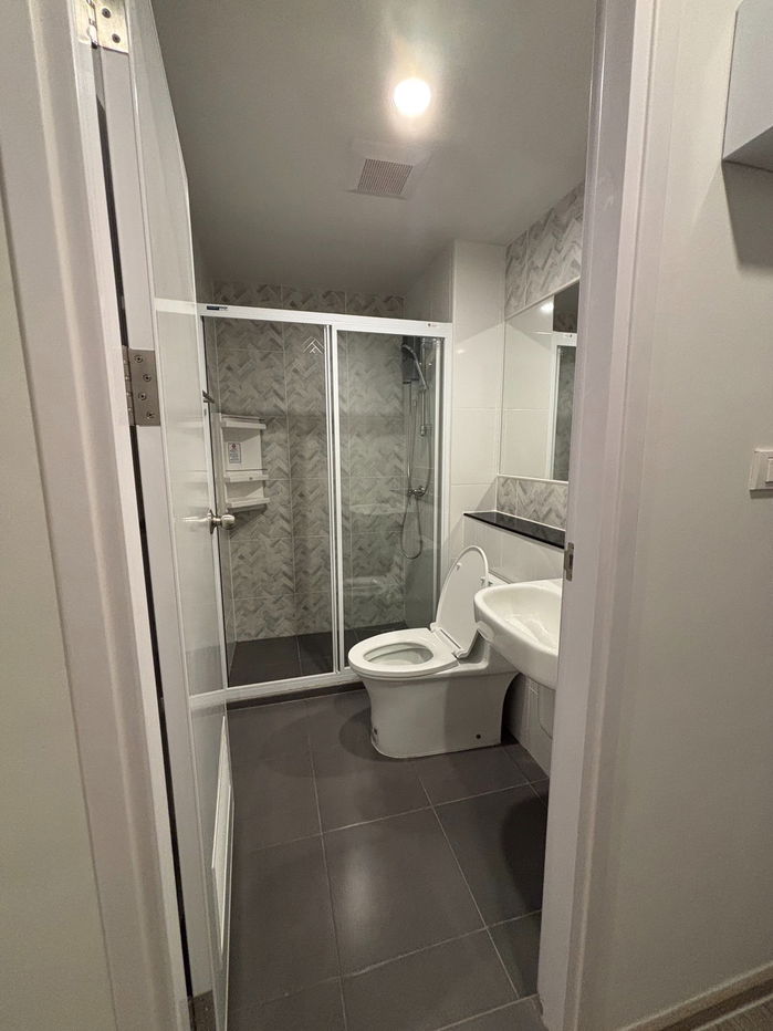 picture For rent Regent Home Bangna, Near BTS Bangna, 7th floor, owner speaks English - 8/13