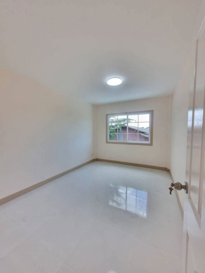 รูป ขายบ้าน ปิยวรารมย์ 1 ถนนบางกรวย–ไทรน้อย ทาวน์เฮาส์ 2 ชั้น หลังมุม ตกแต่งใหม่พร้อมอยู่ หลังบ้านไม่ติดใคร ราคาขายเพียง 2,890,000 บาท ฟรีโอน  - รูปที่ 14/20