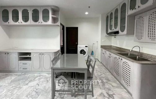 รูปภาพ 2-BR Condo at Sathorn House Condominium near BTS Surasak (ID 2437515)
