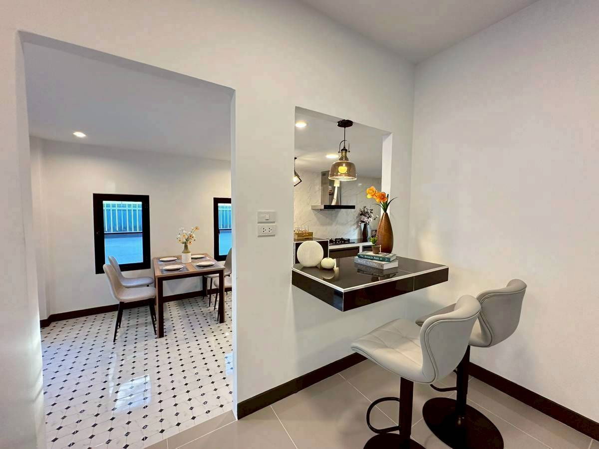 รูป บ้านเดี่ยวชั้นเดียว กว้างมาก ตกแต่งใหม่ทั้งหลัง หมู่บ้าน ซื่อตรง ถนนสุวินทวงศ์ 29 แขวงลำผักชี เขตหนองจอก พร้อมเฟอร์ฯ - รูปที่ 4/21