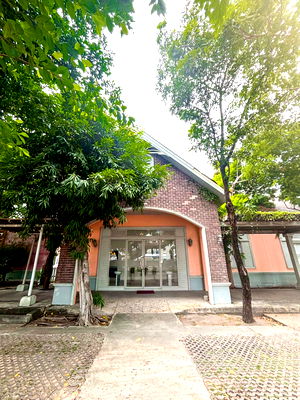 Retail spaces for rent Laem Chabang Industrial Estate : Retails space for Rent at iPLACE Business Park, Laem Chabang Located in a prime area near major industrial zones, Laem Chabang Deep Sea Port