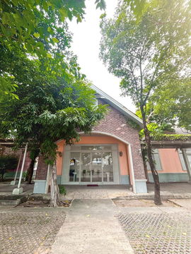 Retails space for Rent at iPLACE Business Park, Laem Chabang Located in a prime area near major industrial zones, Laem Chabang Deep Sea Port