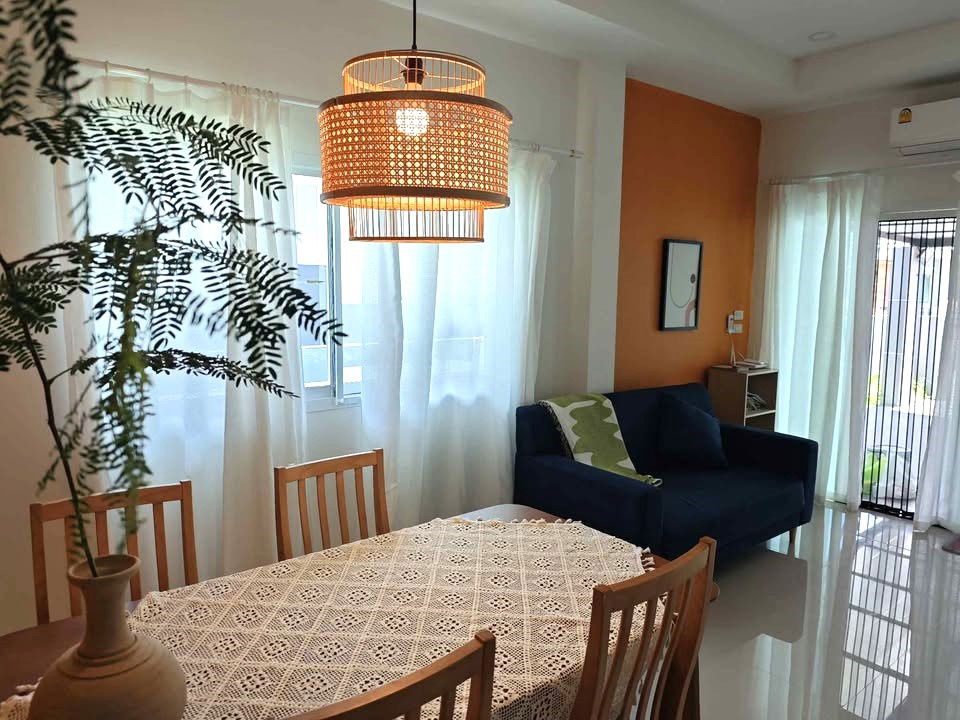 picture Single storey house for rent with 3 bedrooms,2 toilets and 1 kitchen.  - 5/13