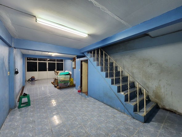 รูป ขายอาคารพาณิชย์ หลังมุม 3.5 ชั้น 2 ห้องตีทะลุ ซอยพระยามนธาตุ ใกล้เซ็นทรัลพระราม 2 เหมาะทำโรงงาน เปิดสำนักงาน - รูปที่ 4/8