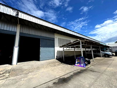 Factory for rent Chiang Mai :  Warehouse for rent with 2 Offices,1 toilet and 1 6 parkings. 