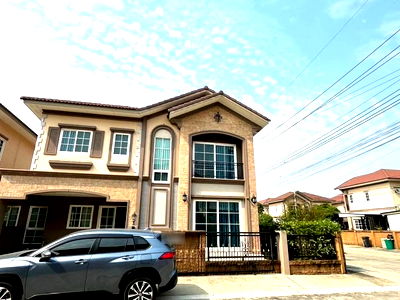 Twin houses for rent : Rent Golden Neo Bangkae1 near The Mall Bangkae