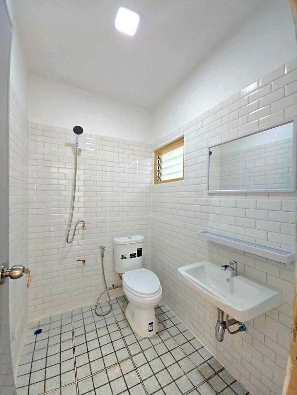 รูป ขายทาวน์เฮาส์ชั้นเดียว หมู่บ้านอาสาเฮ้าส์5 ซอยกันตนา บางใหญ่ ตกแต่งใหม่พร้อมอยู่ มีระเบียงชมวิว ฟรีเฟอร์นิเจอร์ ราคาเพียง 2,190,000 บาท ฟรีโอน - รูปที่ 11/20