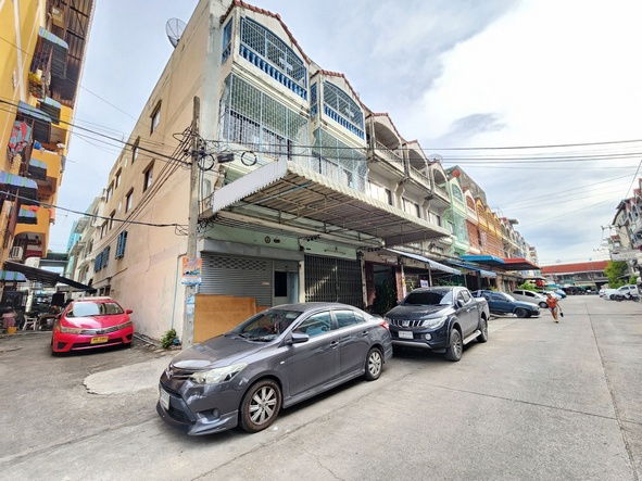 รูป ขายอาคารพาณิชย์ หลังมุม 3.5 ชั้น 2 ห้องตีทะลุ ซอยพระยามนธาตุ ใกล้เซ็นทรัลพระราม 2 เหมาะทำโรงงาน เปิดสำนักงาน - รูปที่ 2/8