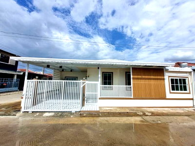 ขายทาวน์โฮม : ขายทาวน์เฮ้าส์ชั้นเดียว หมู่บ้านพฤกษา3 ถนนวัดลาดปลาดุก บางบัวทอง ตกแต่งใหม่พร้อมอยู่ มีเฟอร์นิเจอร์พร้อมอยู่ ราคาเพียง 1,890,000 บาท ฟรีโอน