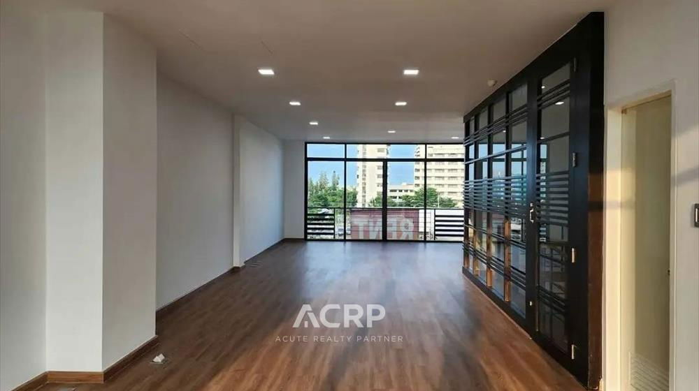 picture Modern 3.5-story home office for rent at H-Cape Biz Sector On Nut - Sukhapiban 2, on the main road. - 10/12