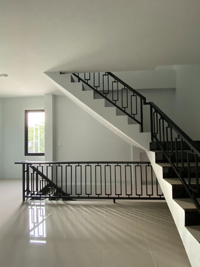 รูป ถูกสุดแล้วแต่.... อยากซื้อเท่าไร บอกได้เลยค่ะ ทาวน์โฮมหรู ศรีราชา ชลบุรี - รูปที่ 6/12