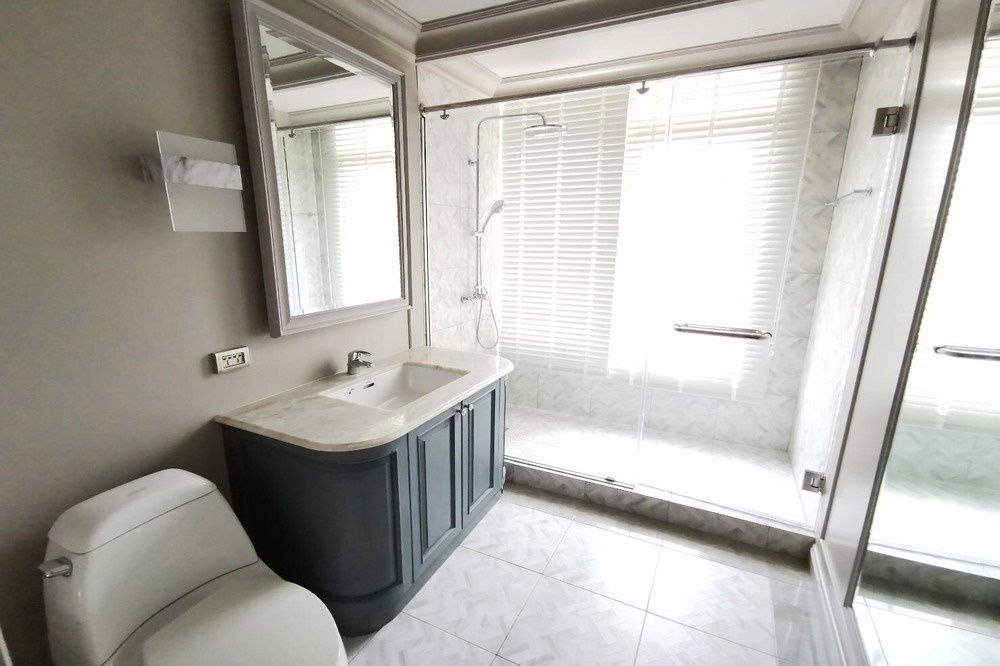 picture For Rent C20251100033...Hampton Pet Friendly, Spacious 4 Bedroom Unit  - 11/14