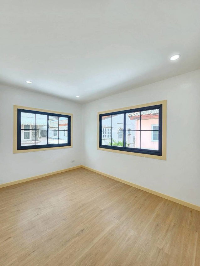 รูป ขายทาวน์เฮ้าส์ 2 ชั้น หลังมุม สิรารมย์ บ้านกล้วย-ไทรน้อย บ้านรีโนเวทใหม่ พร้อมอยู่ ราคาพิเศษเพียง 2.19 ล้านบาท ฟรีโอน - รูปที่ 18/20