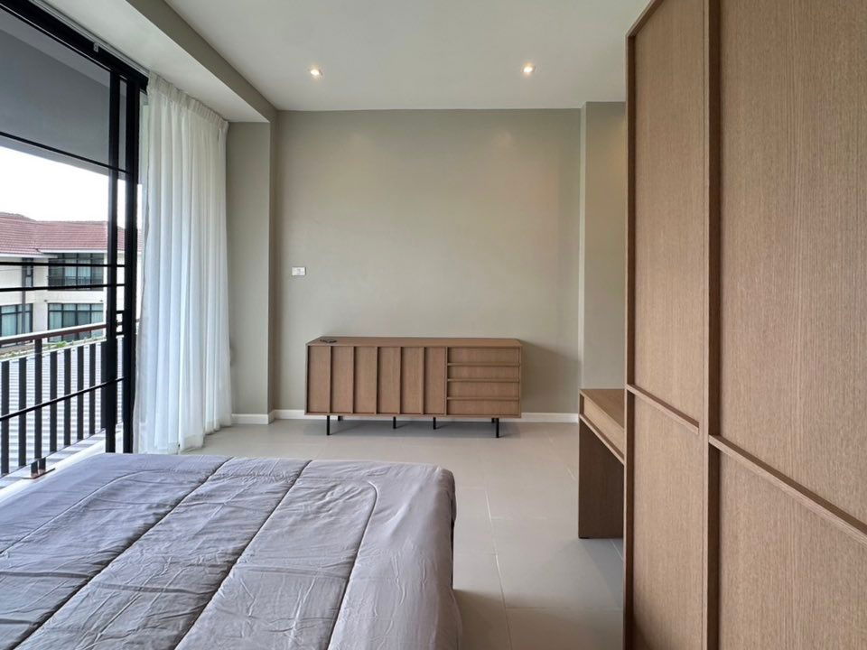 picture Two-story pool villa for sale 3 bedrooms 4 bathrooms and 3 parkings. - 12/23