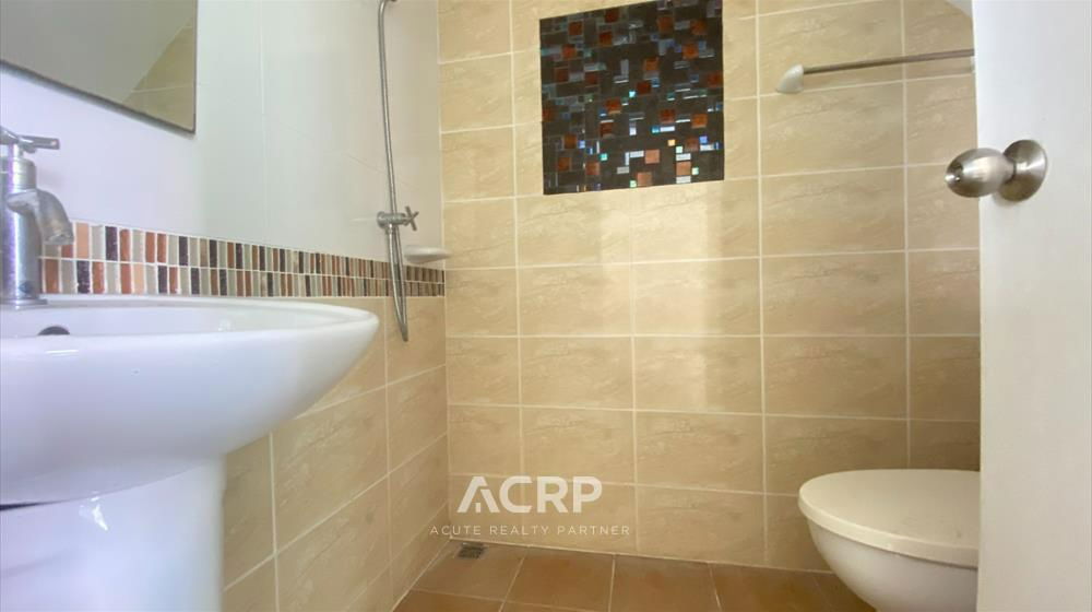 picture Townhome for sale, corner unit, Gusto Rama 2, good quality from Quality House, good location. - 12/13