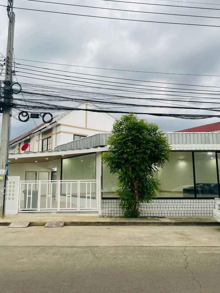 รูป ขายทาวน์เฮ้าส์ 2 ชั้น หมู่บ้านพฤกษา 45 ถนนวัดลาดปลาดุก หลังมุม ถนนเมน ค้าขายได้ รถประจำทางผ่านหน้าหมู่บ้าน ราคาพิเศษเพียง 2.99 ล้านบาท ฟรีโอน - รูปที่ 1/20