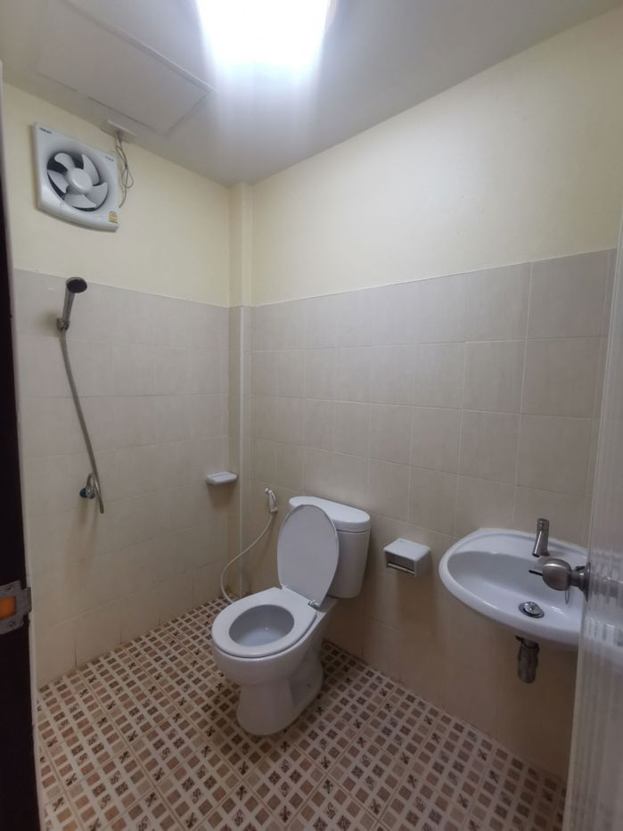 รูป 🌈⚡HSP0054]⚡🌈 อาคารพาริชย์ 4ชั้นครึ่ง ให้เช่า จดทะเบียนพาณิชย์ได้ ห่างจากสถานีรถไฟศรีลาซาล40เมตร - รูปที่ 8/12