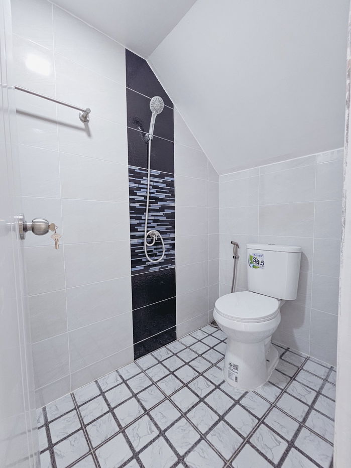 รูป ขายบ้าน หมู่บ้านมณีรินทร์ เลค แอนด์ พาร์ค ถนน 345 บางคูวัด โซนนันทนาการ์เด้น ทาวน์เฮาส์ 2 ชั้นครึ่ง บ้านเล่นระดับ  ราคาขายเพียง 1,890,000 บาท ฟรีโอน  - รูปที่ 9/20