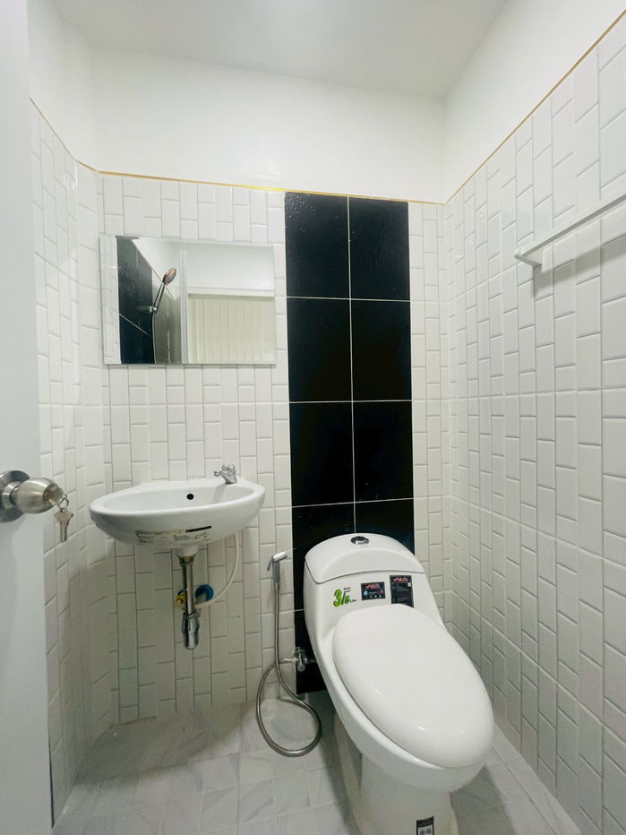 รูป ขายทาวน์เฮ้าส์ 2 ชั้น หมู่บ้านพฤกษา 45 ถนนวัดลาดปลาดุก หลังมุม ถนนเมน ค้าขายได้ รถประจำทางผ่านหน้าหมู่บ้าน ราคาพิเศษเพียง 2.99 ล้านบาท ฟรีโอน - รูปที่ 11/20