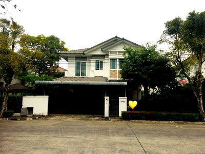 Houses for rent : House for Rent – Mantana Rama 9–Srinakarin (Krungthep Kreetha 7) Prime location on the main road, Fully furnished with 5 air conditioners