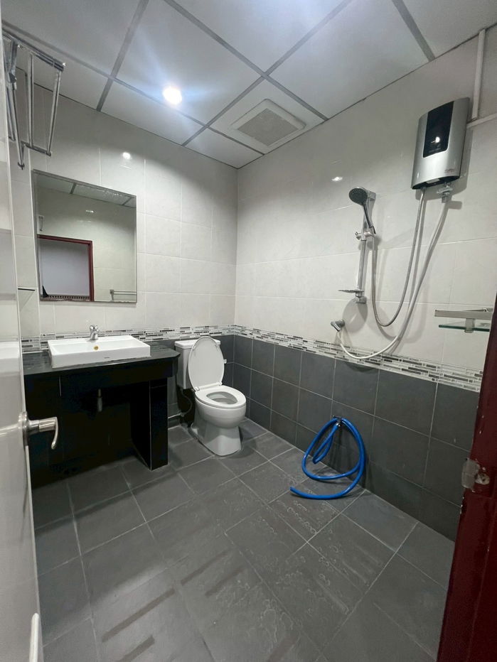 picture "Prime Location Alert: Newly renovated townhouse in Lak Si! Walking distance to BTS/MRT and 7-Eleven." - 15/22