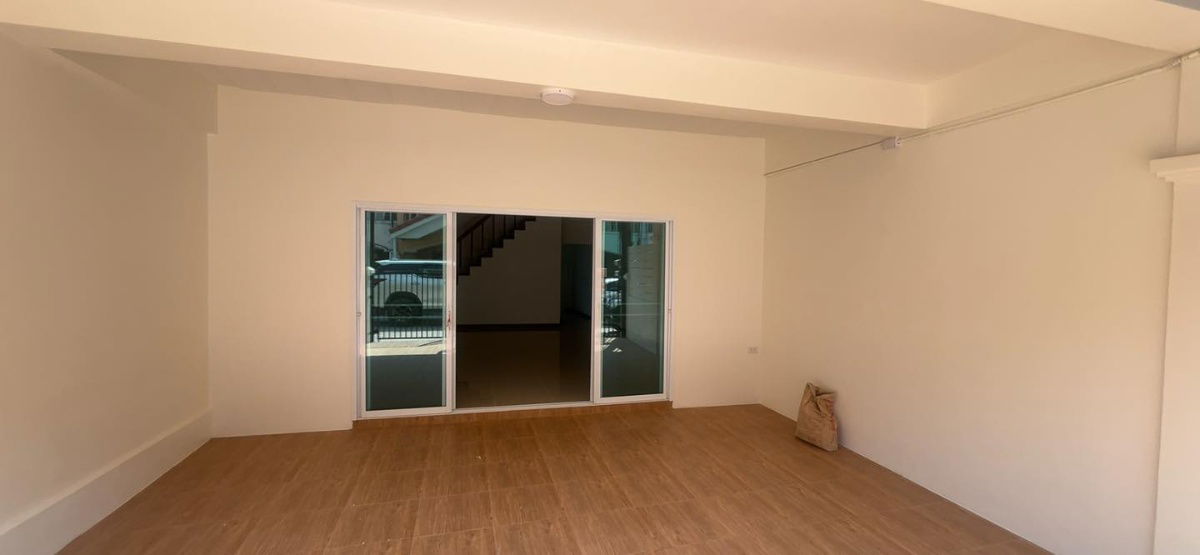 รูป ทาวน์เฮ้าส์ 2 ชั้น รีโนเวทใหม่ อ.ปากช่อง จ.นครราชสีมา - รูปที่ 6/7