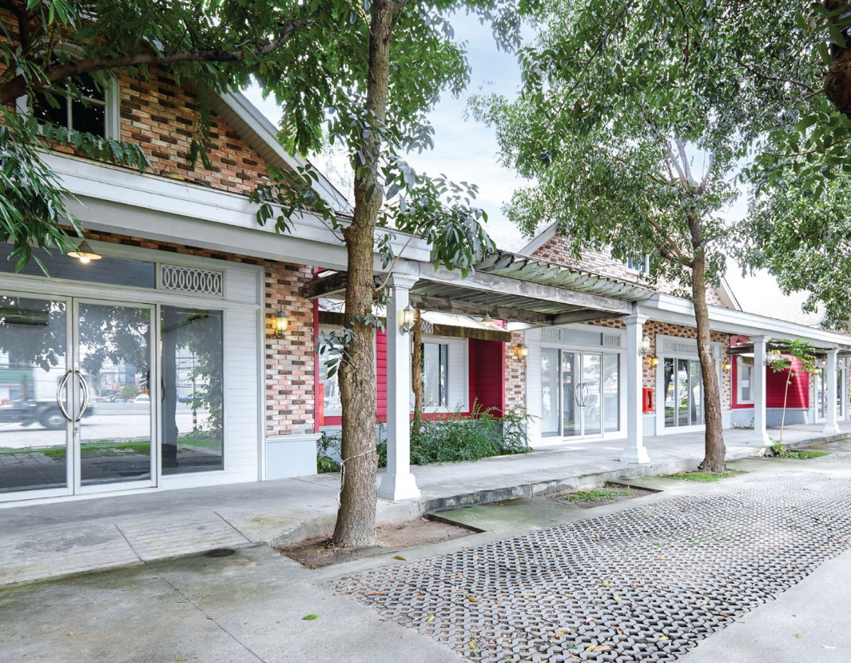 รูป พื้นที่ค้าปลีกให้เช่า ที่ ไอเพลส บิซิเนส พาร์ค แหลมฉบัง ใกล้กับท่าเรือแหลมฉบัง ขนาด 48 ตร.ม. ราคา 30,475 บาทต่อเดือน - รูปที่ 1/34