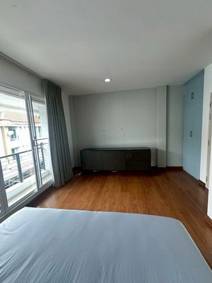 picture FOR RENT BAAN KLANG MUANG SATHORN - TAKSIN 2 / 4 bedrooms 3 bathrooms / 20 Sqw. 170 Sqm. **32,000** CLOSE TO BTS WUTTAKAT - 7/13
