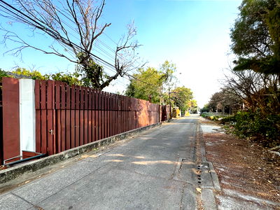 Land for sale เกษตร : 🏡 Prime Land for Sale – 443 sq.wah in Soi Phahonyothin 24, Yak 8! Only 900m from BTS Phahonyothin 24. Ideal for residential or investment.