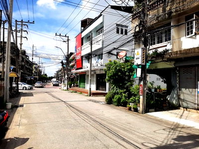 อาคารพาณิชย์ ถนนเพชรเกษม : ขายอาคารพาณิชย์ 3 ชั้น เข้าซอยมาเจริญ1 ห่างจากถนนใหญ่เพชรเกษม เพียง 280 เมตร เหมาะเปิดบริษัท หรือทำการค้า