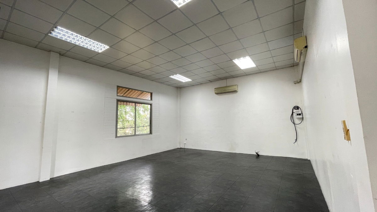 รูป พื้นที่ค้าปลีกให้เช่า ที่ ไอเพลส บิซิเนส พาร์ค แหลมฉบัง ใกล้กับท่าเรือแหลมฉบัง ขนาด 48 ตร.ม. ราคา 30,475 บาทต่อเดือน - รูปที่ 6/34