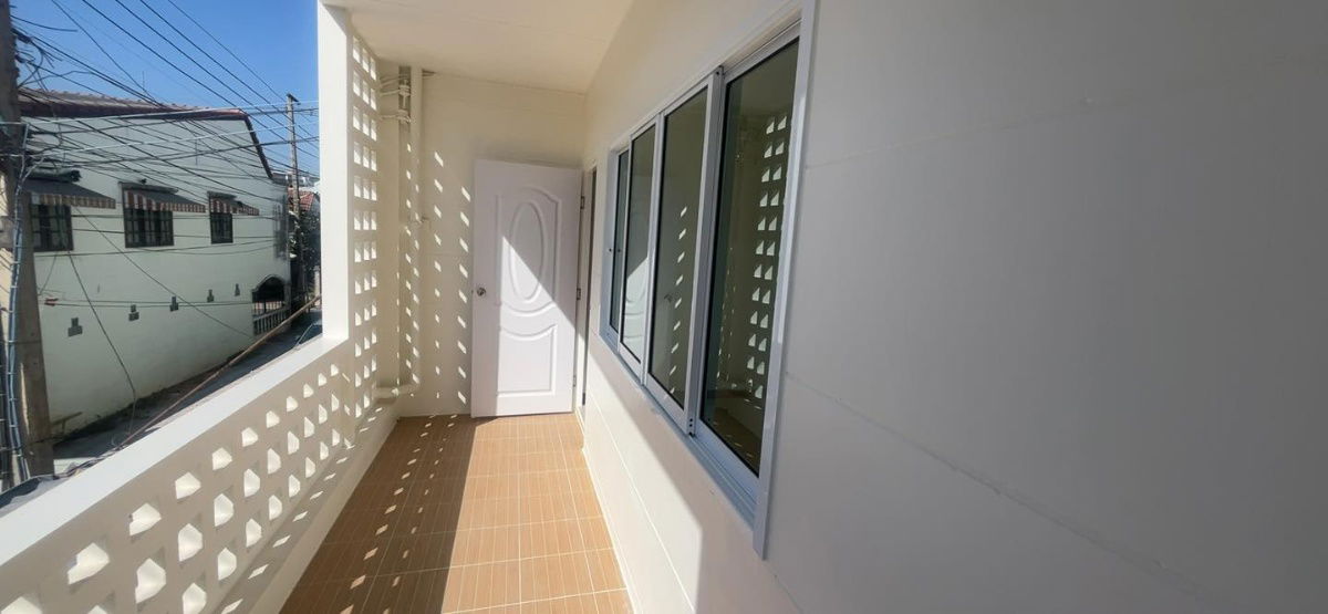 รูป ทาวน์เฮ้าส์ 2 ชั้น รีโนเวทใหม่ อ.ปากช่อง จ.นครราชสีมา - รูปที่ 2/7